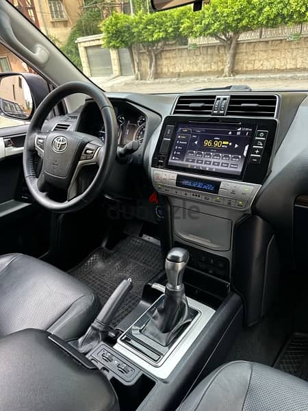 Toyota Prado 2019 VX gray on black (company source) 7