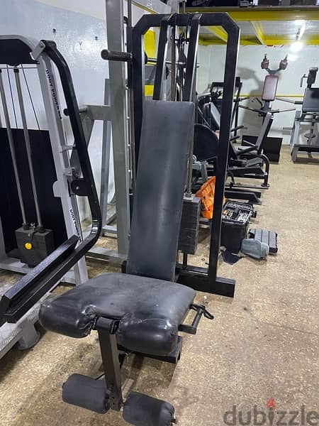 leg extension machine like new 1