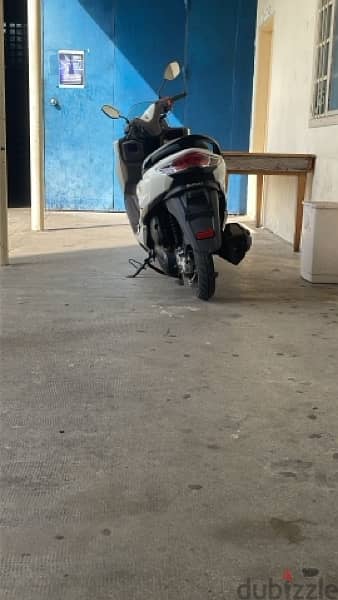 Suzuki burgman Ride connect edition (bluetooth) 1