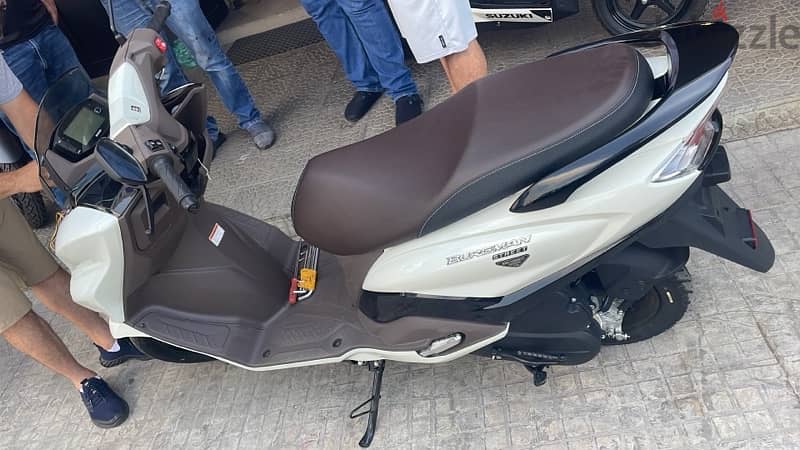 Suzuki burgman Ride connect edition (bluetooth) 2