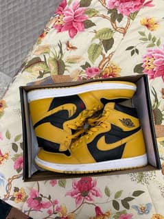 Air Jordan 1 High OG "Pollen" 0