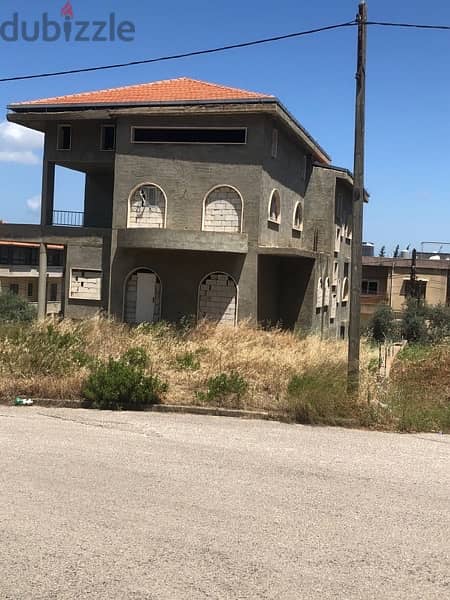 VILLA FOR SALE IN KFARSAROUN-KOURA 1