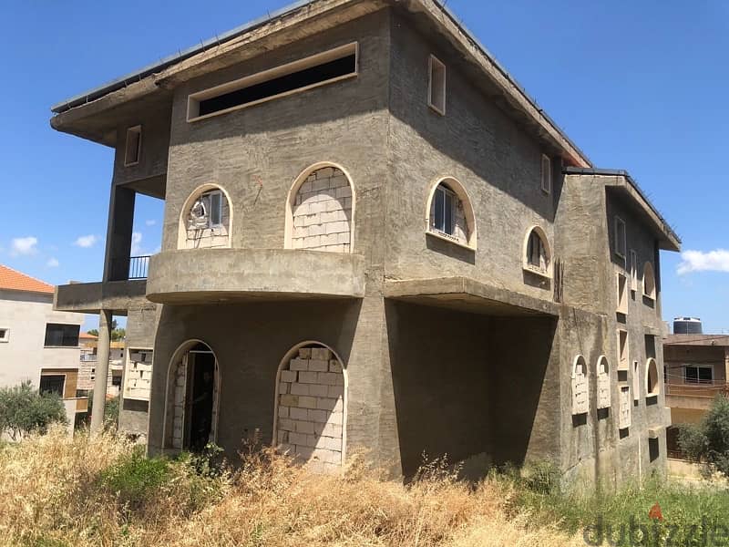 VILLA FOR SALE IN KFARSAROUN-KOURA 3