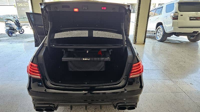 2010 Mercedes-Benz E63 ///AMG 9