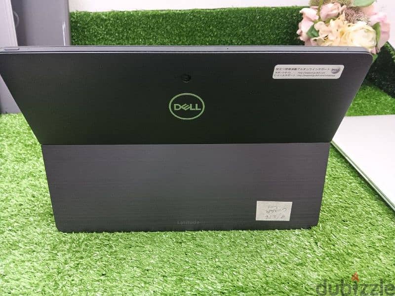 Dell Detachable laptop 2 in 1 i7 8th/ 16gb ram/ 512 ssd toutch screen 4