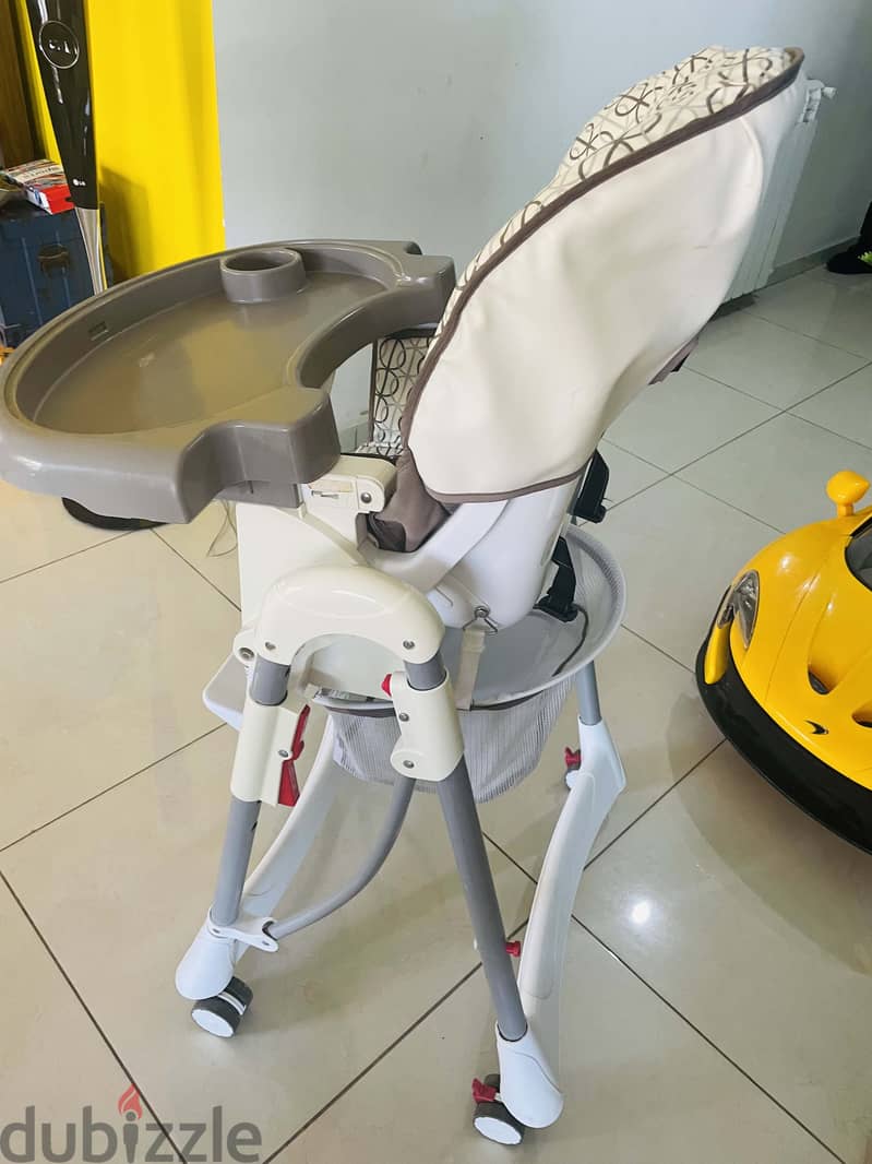 High Chair Love N Care (in very good condition) 5