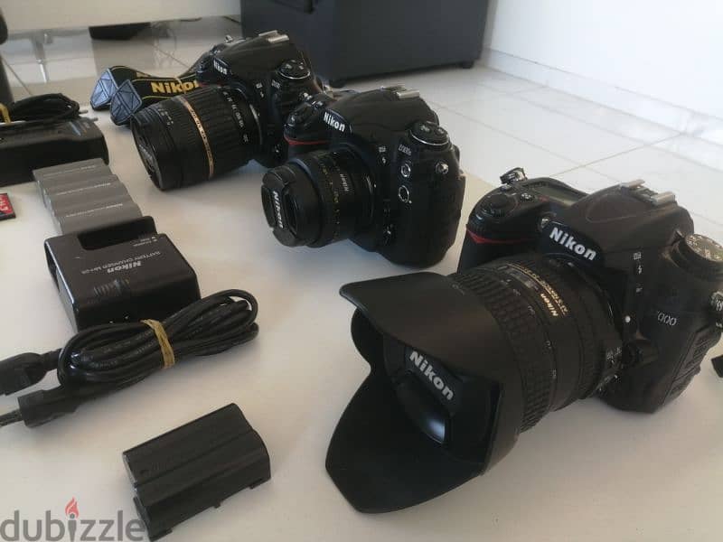 ٣ كاميرات nikon ديجيتال 4