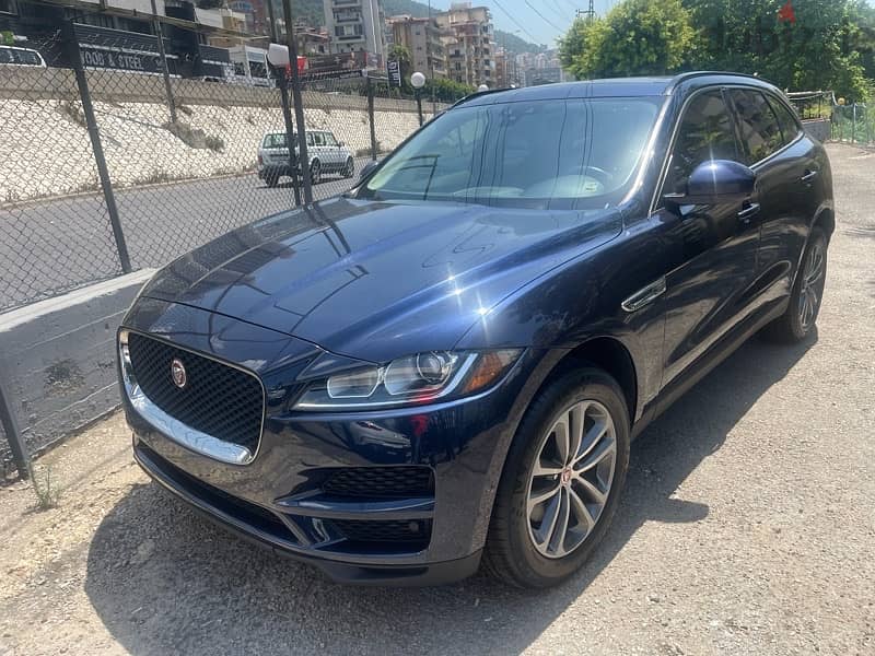 Jaguar F-Pace 2017 1