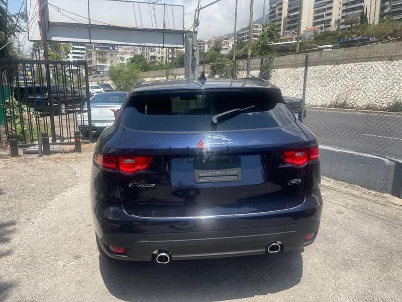 Jaguar F-Pace 2017 4