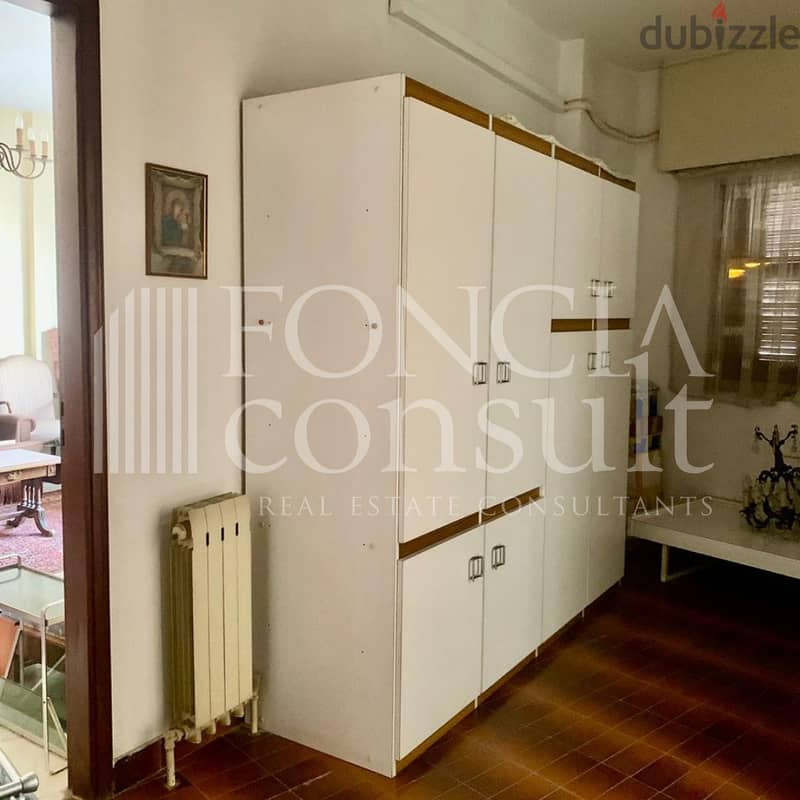 Apt for Sale – Achrafieh - Attractive Price!شقة للبيع - بسعر جذاب 7