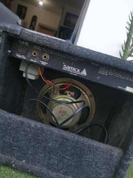 Samick Guitar Amp 2