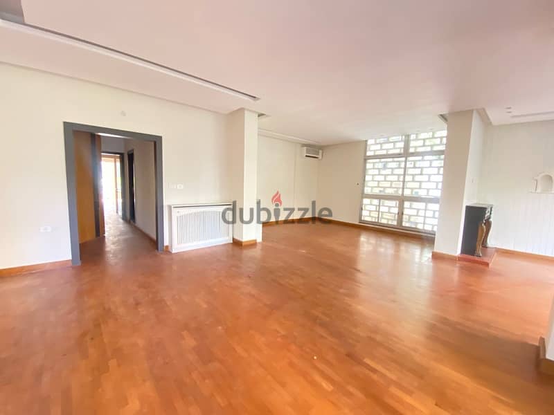 Beautiful sunny large apart in Badaro traditional bld 0