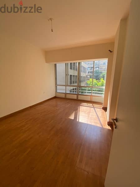 Beautiful sunny large apart in Badaro traditional bld 5