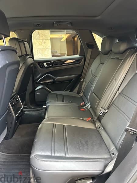 Porsche Cayenne 2019 gray on black (clean carfax) 11