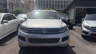 Volkswagen Touareg 2 2011 Silver 0