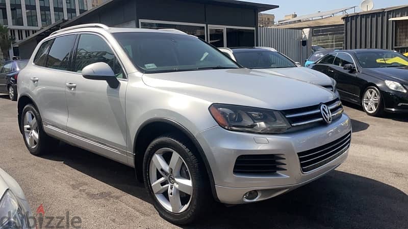 Volkswagen Touareg 2 2011 Silver 2