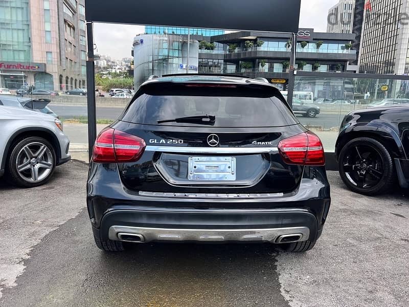 Mercedes-Benz GLA-250 4Matic AMG Package 2018 clean carfax 3