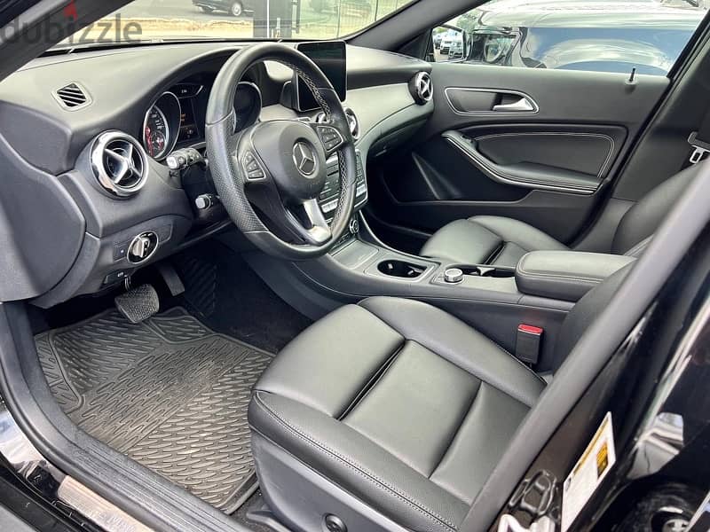 Mercedes-Benz GLA-250 4Matic AMG Package 2018 clean carfax 6