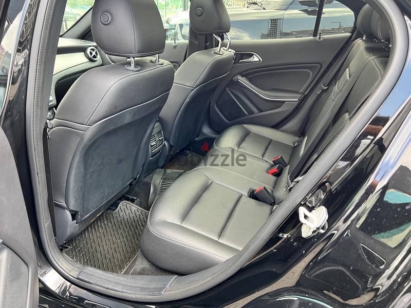 Mercedes-Benz GLA-250 4Matic AMG Package 2018 clean carfax 9