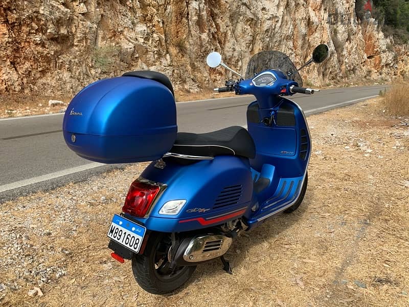 Vespa 300 GTS super 2022 5