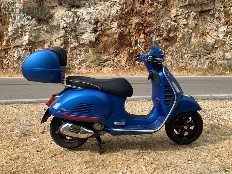 Vespa 300 GTS super 2022 8