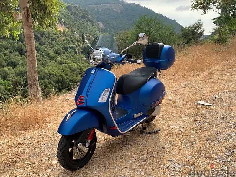 Vespa 300 GTS super 2022 10