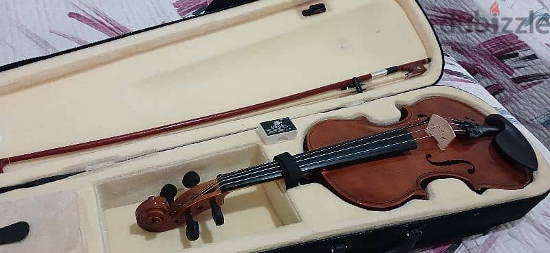 Violin like new (negotiable) 2