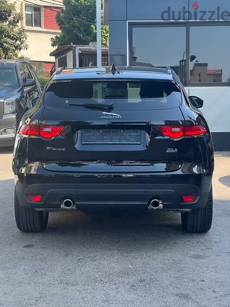 Jaguar F-Pace 2017 premium v6 clean carfax 4