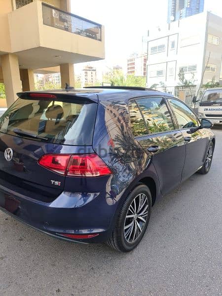 Volkswagen Golf 2015 1.8 TSI Navy Blue 4