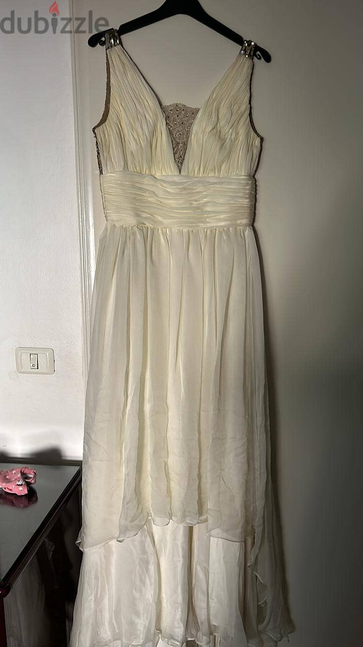 Beautiful elegant off white dress 0