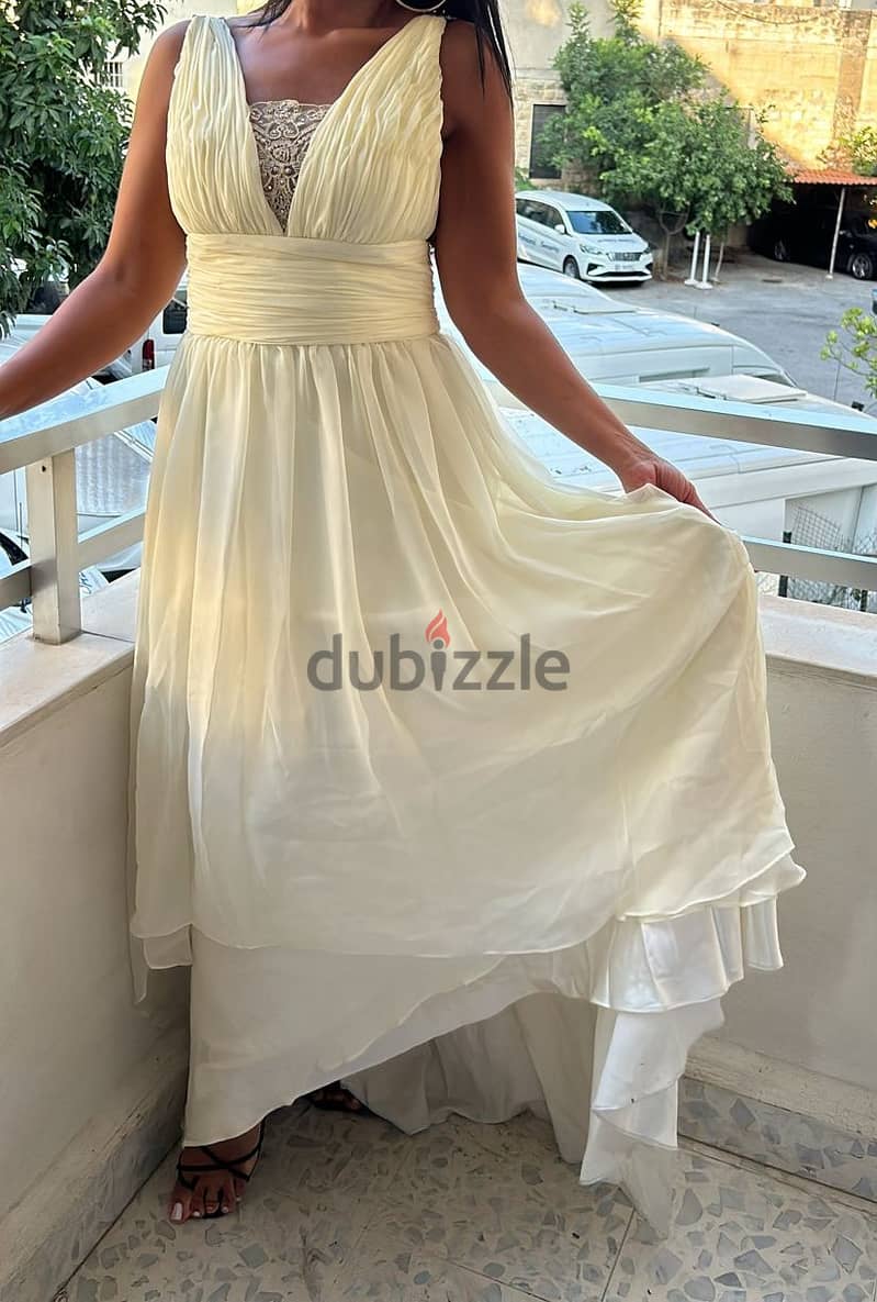 Beautiful elegant off white dress 3