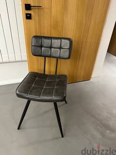 Set of 10 leather chairs