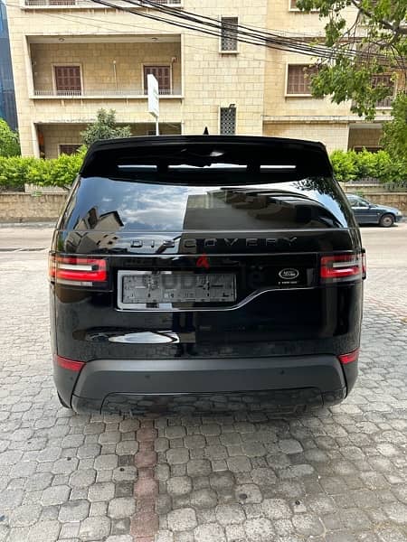 Land Rover Discovery HSE Luxury 2017 black on black (clean carfax) 5