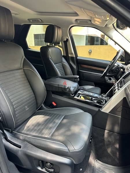 Land Rover Discovery HSE Luxury 2017 black on black (clean carfax) 7