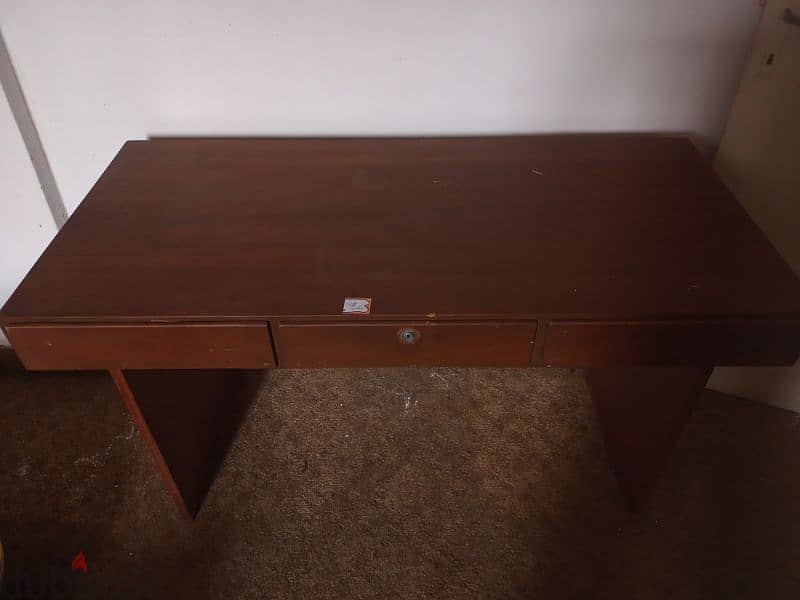 wooden desk 0