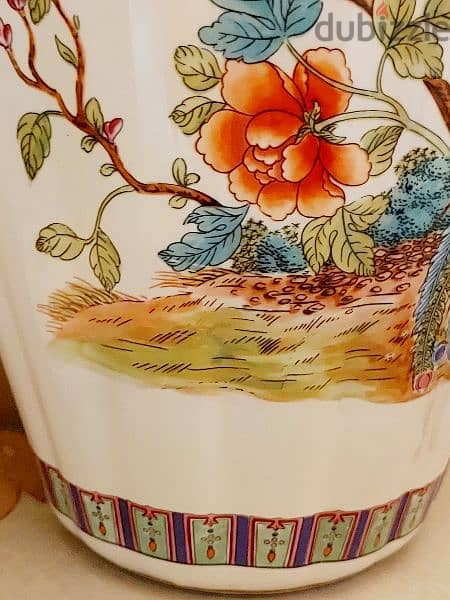 Vintage Porcelain Vase فاز قديم عريق 5