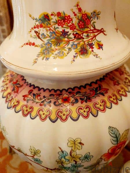 Vintage Porcelain Vase فاز قديم عريق 7