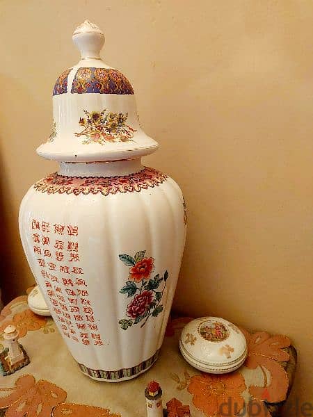 Vintage Porcelain Vase فاز قديم عريق 10