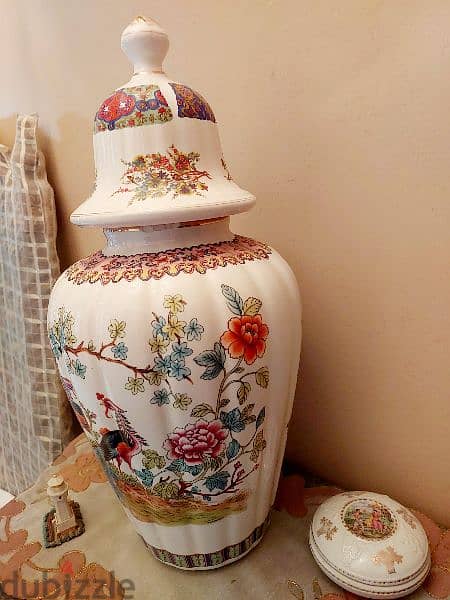 Vintage Porcelain Vase فاز قديم عريق 11