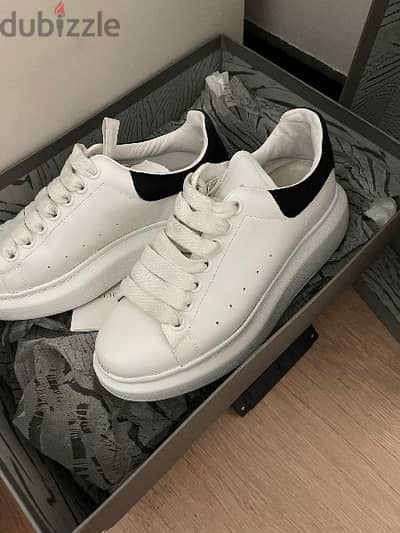 Authentic Alexander Mcqueen 76969037