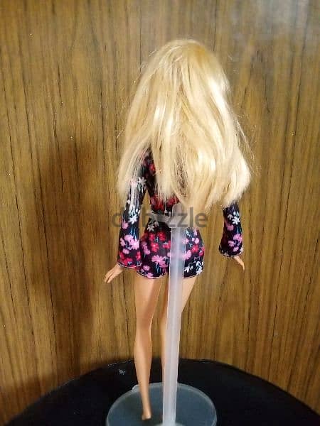 BARBIE Mattel as new doll 2011 bending legs=16$ 2