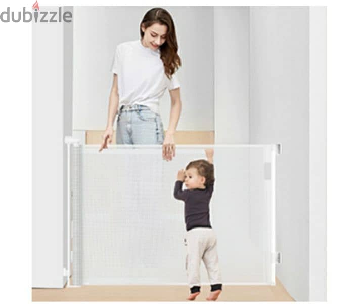 Retractable Baby Gates 150W x 85.6H centimetres /3$ delivery. 2