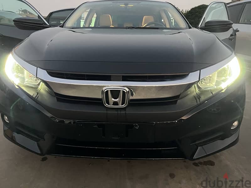 Honda Civic 2018 EX 1