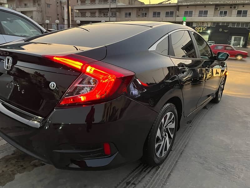 Honda Civic 2018 EX 8