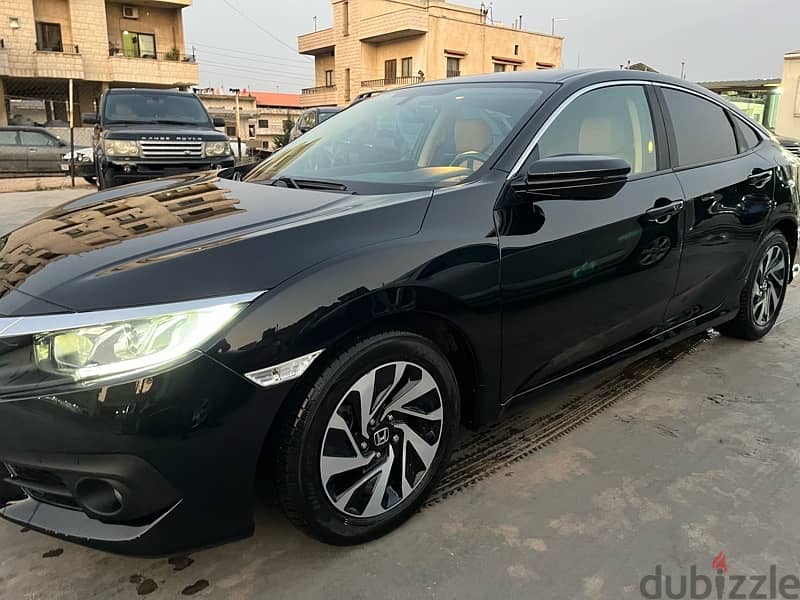 Honda Civic 2018 EX 19