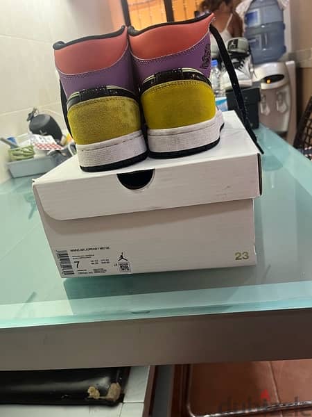 Jordan 1 mid SE 2