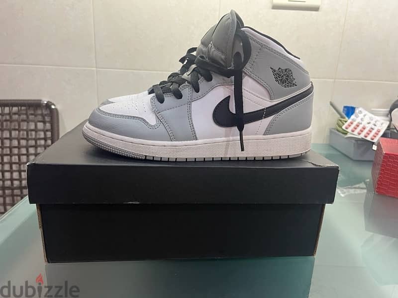 Jordan 1 Mid GS (grey smoke) 1