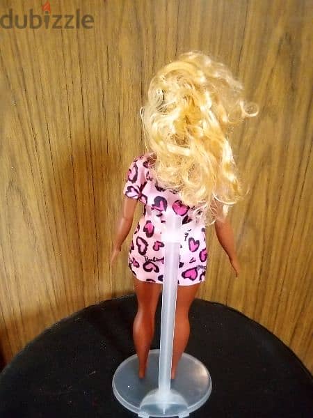 Barbie KIM FASHIONISTAS ZIG ZAG CURVY Mattel 2018 great AA doll=15$ 4