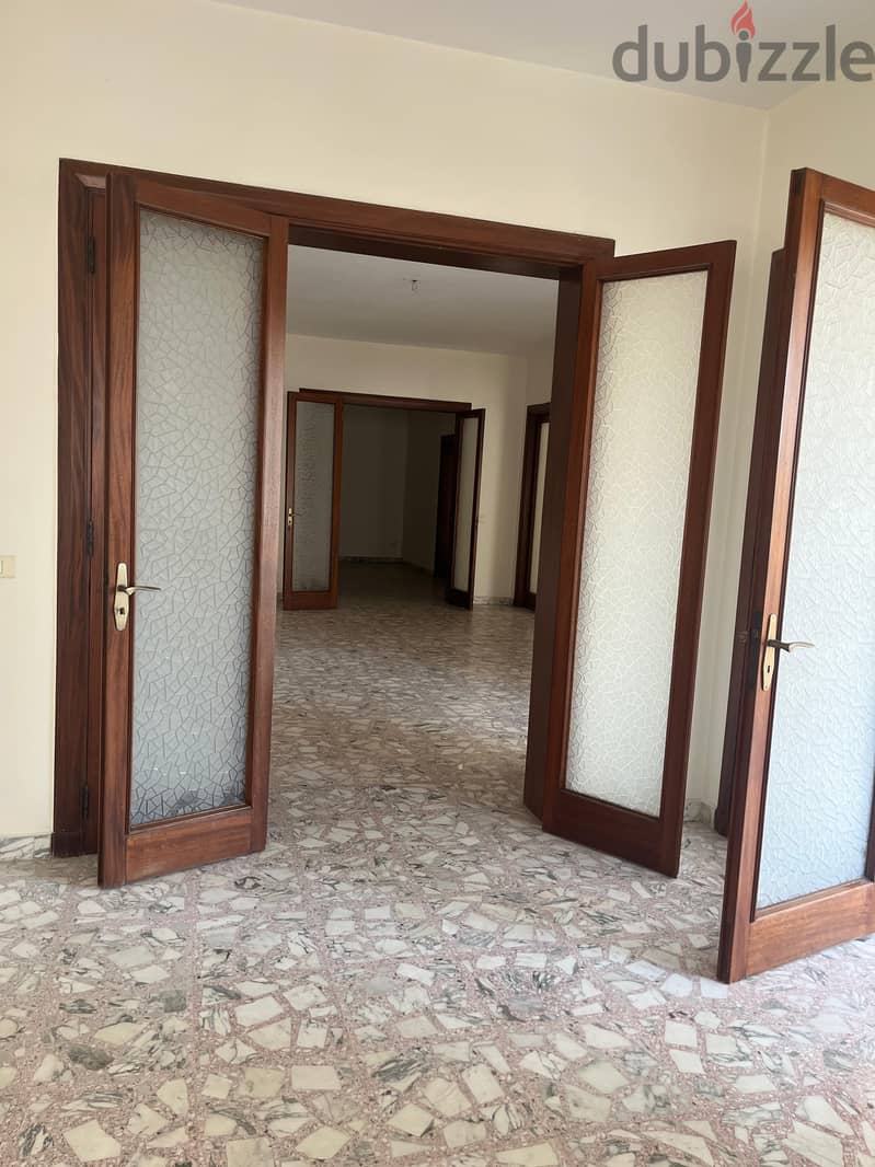 HUGE APARTMENT IN MAR TAKLA PRIME (650Sq) WITH TERRACE, (HAR-193) 1