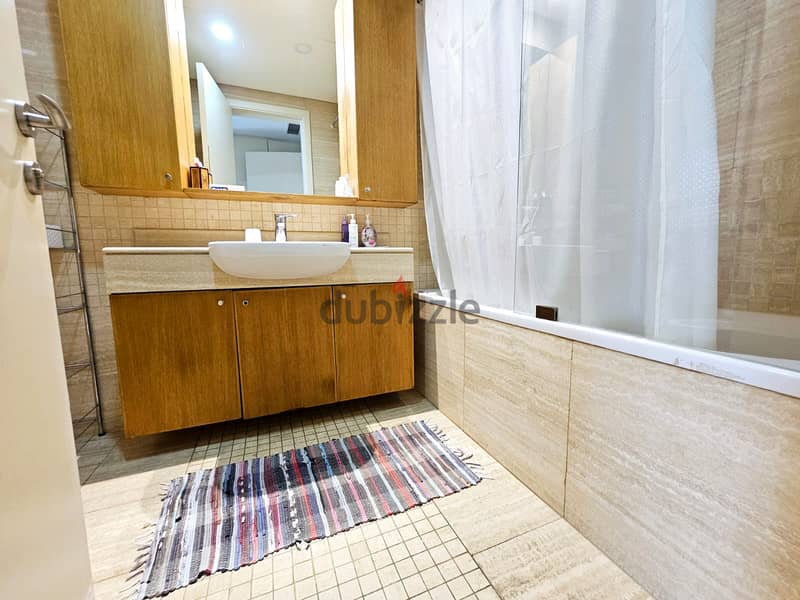 RA24-3510 Spacious UNFURNISHED Apartment 300m² for Rent in Ras Beirut 5